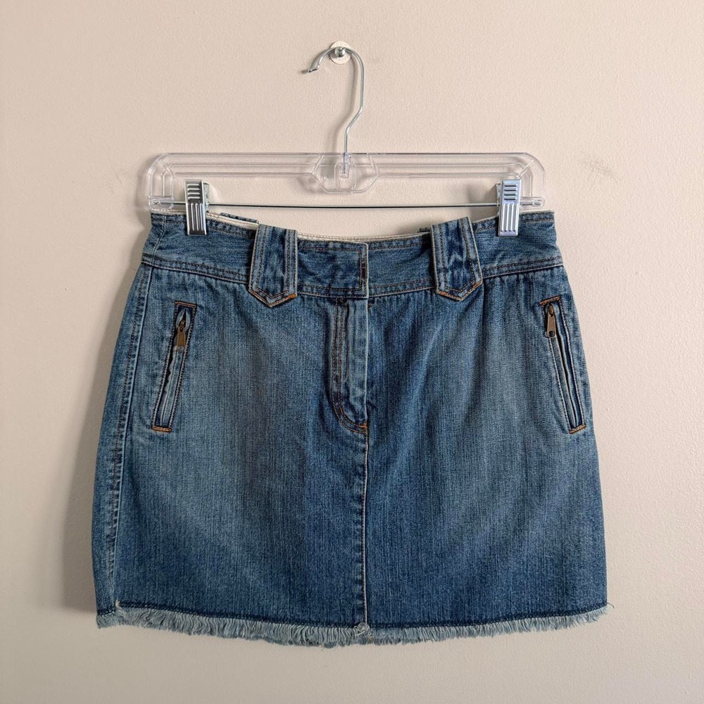 MEDIUM WASH THE LIMITED DENIM MINI SKIRT